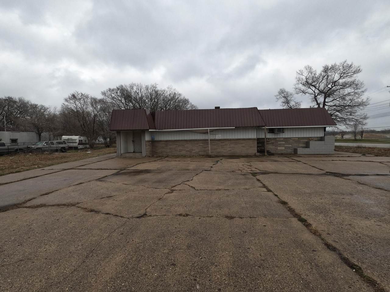 604 Sherman Boulevard - Photo 1