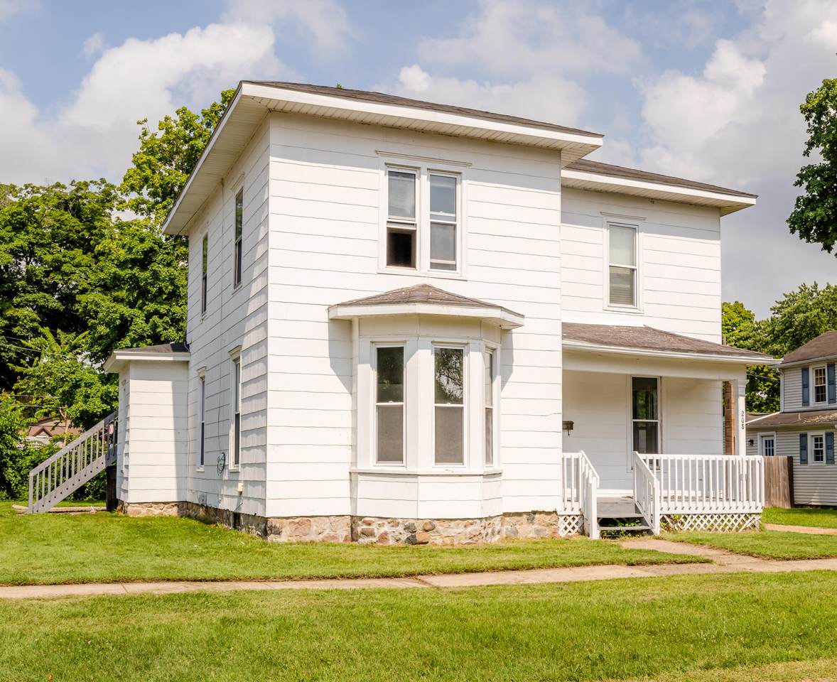208 Cass Street - Photo 1