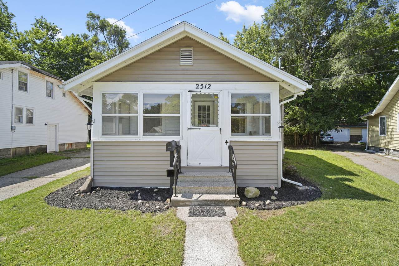 2512 Gilman Place - Photo 1