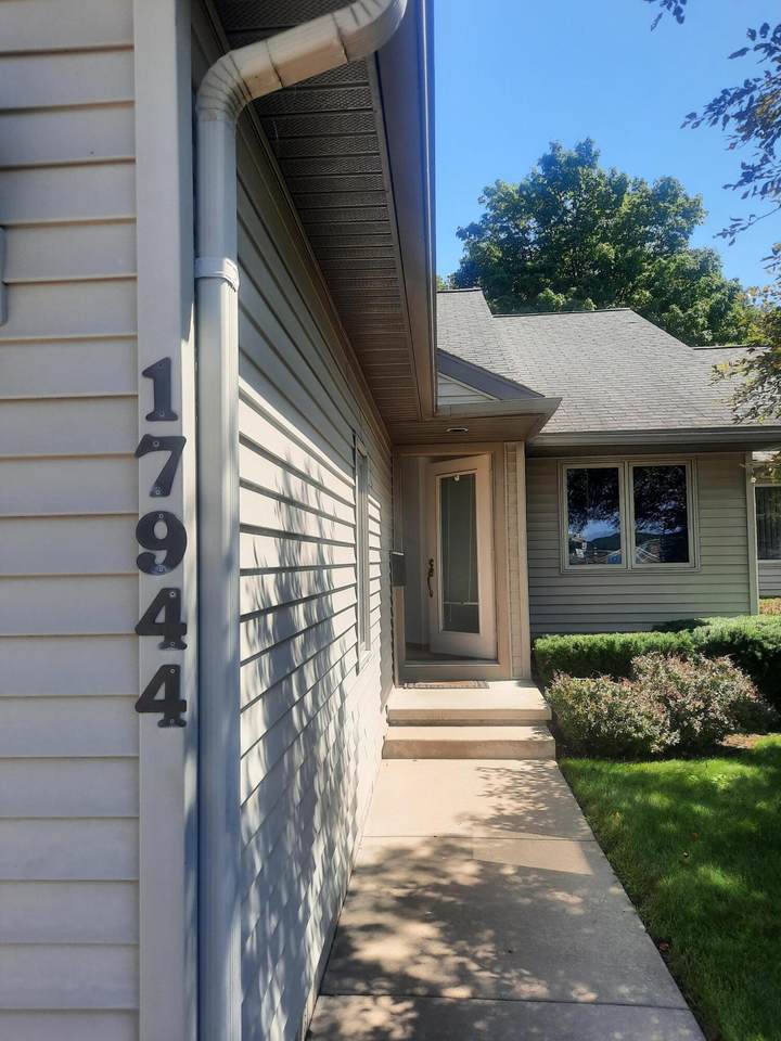 17944 River Bluff Drive - Photo 1