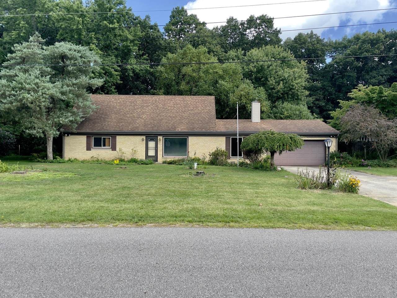 1523 Pinehurst Lane - Photo 1