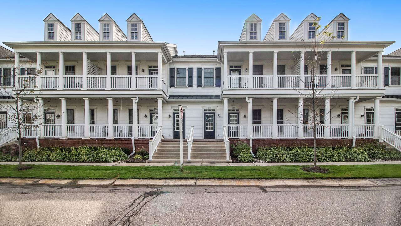 50171 Monroe Street - Photo 1