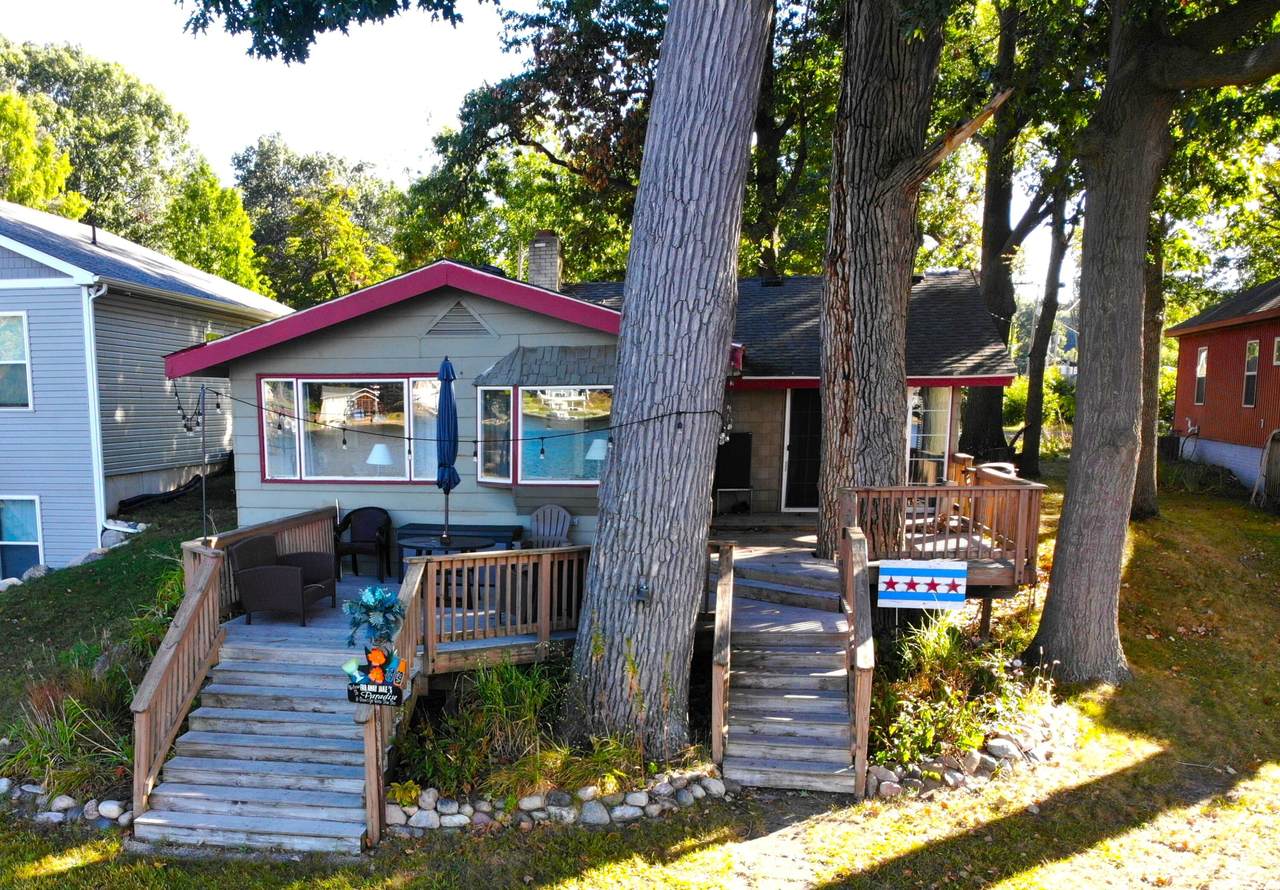 52326 Lakeview Drive - Photo 1