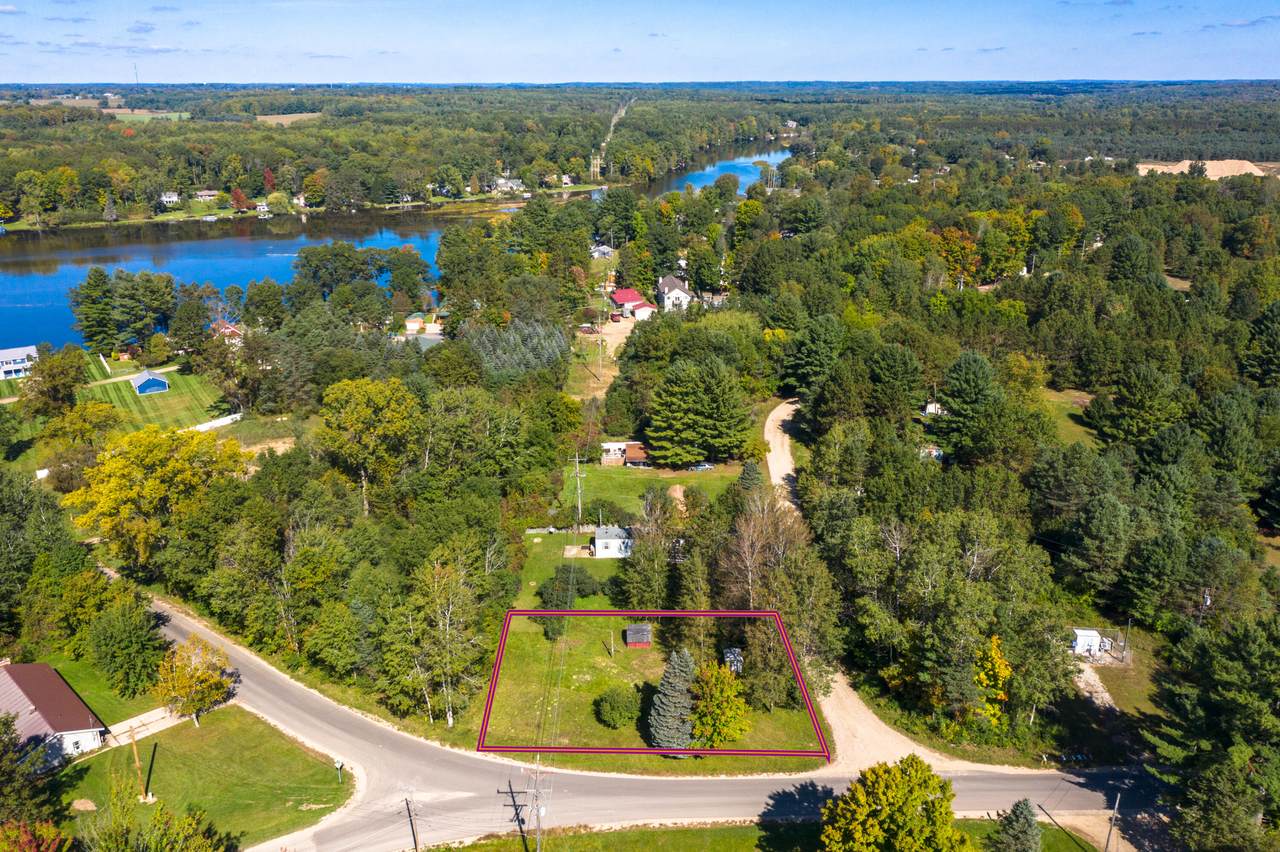 18998 11 Mile Road - Photo 1