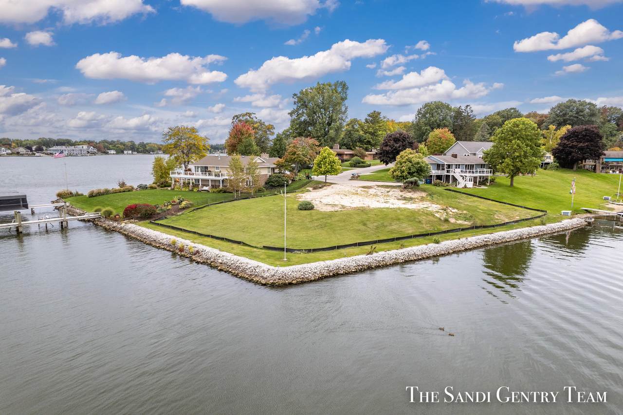 16073 Lake Point Drive - Photo 1