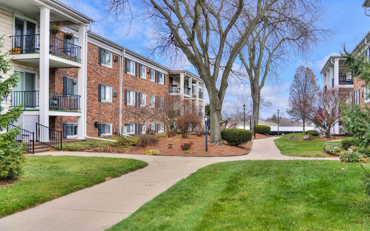 806 Michigan Avenue - Photo 1