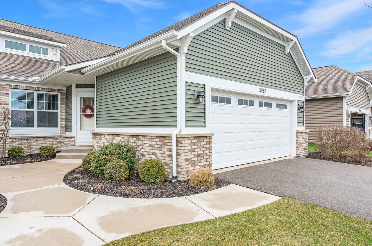 10185 Cross Roads Circle - Photo 1