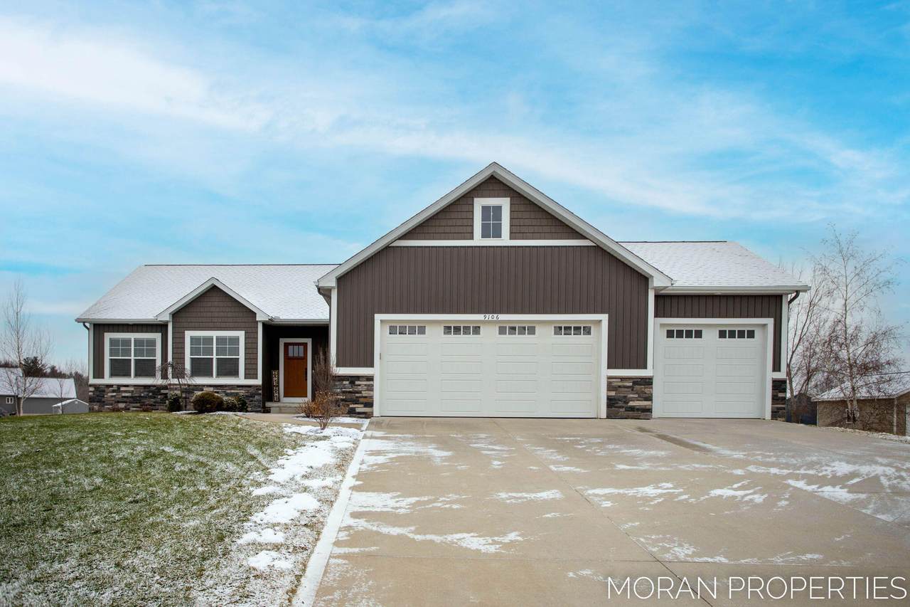 9106 Meadow's Pointe Drive - Photo 1