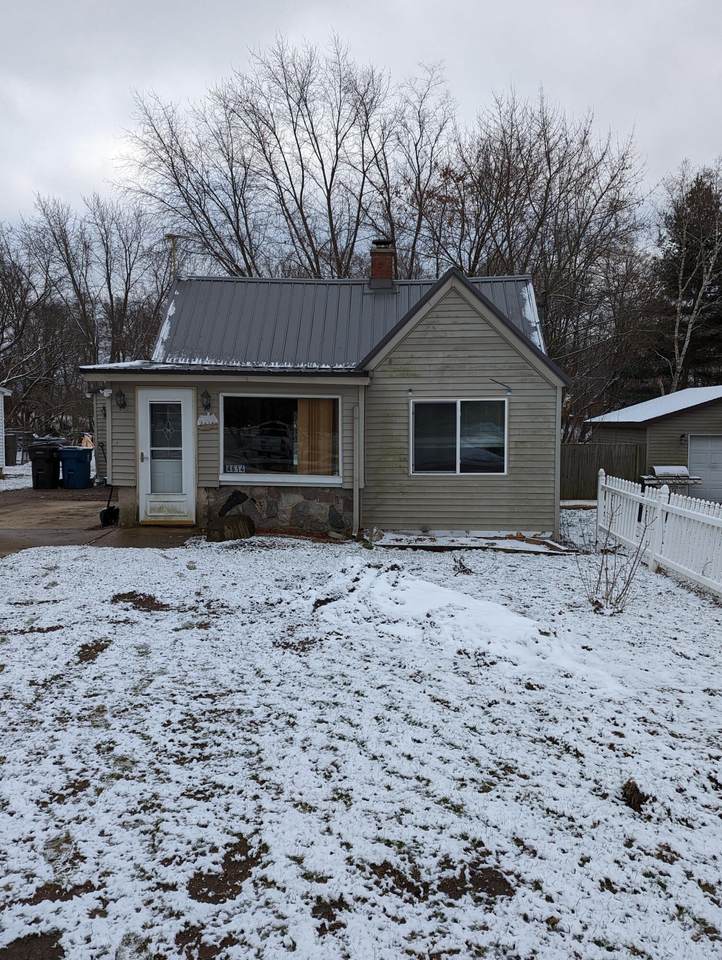 4614 135th Avenue - Photo 1