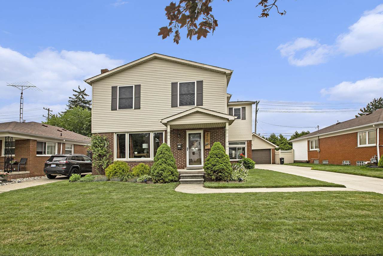 2267 18th Street - Photo 1
