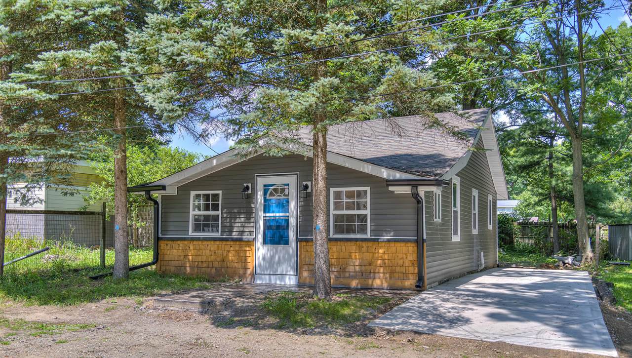 2409 F Drive - Photo 1