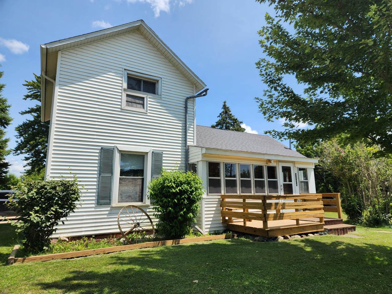1524 Jordan Lake Avenue - Photo 1