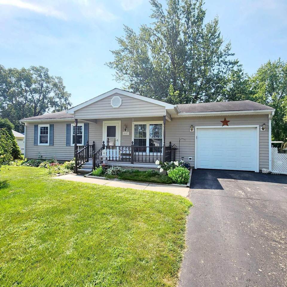 5657 Poplar Drive - Photo 1