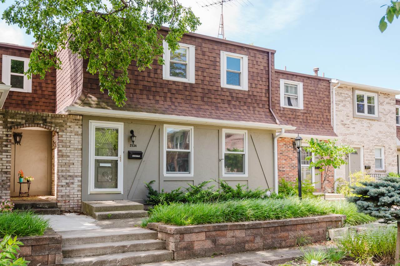 2534 Essex Court - Photo 1