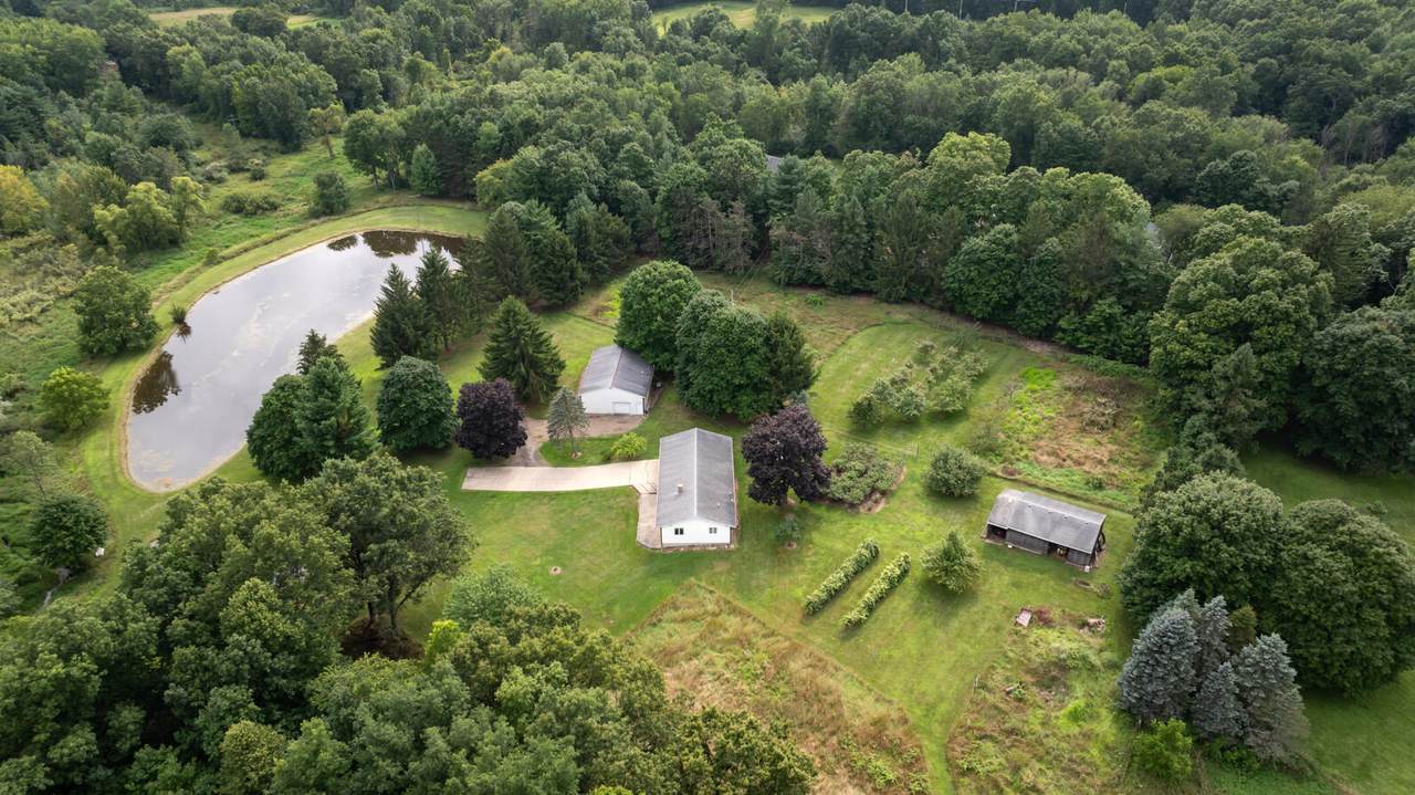 4475 Sandstone Road - Photo 1