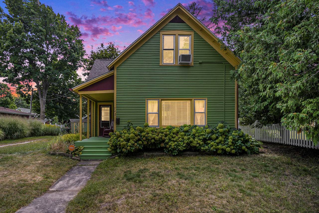 742 Green Street - Photo 1