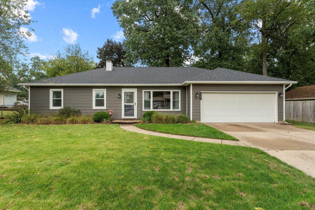 2255 Fair Oaks Street - Photo 1