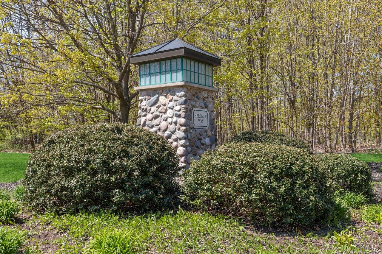 2513 Heritage Way - Photo 1