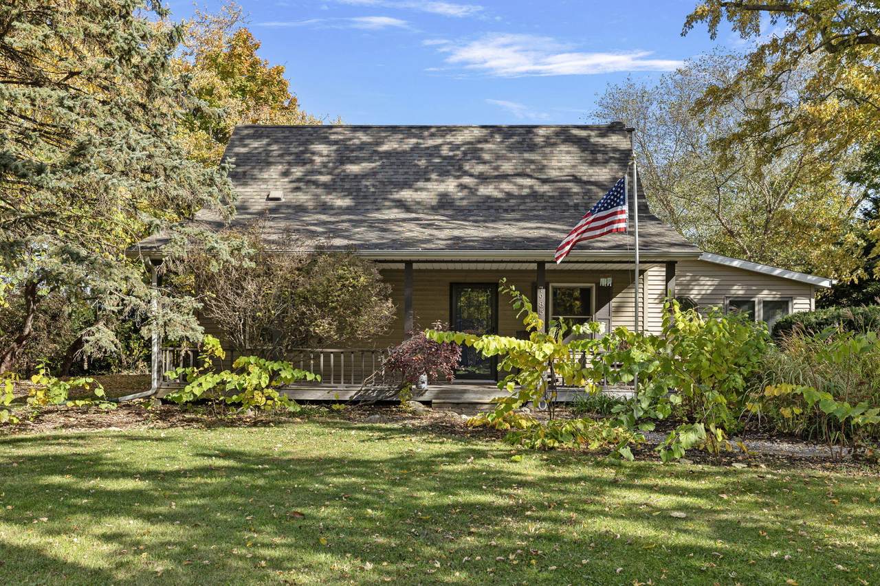 7985 Stevensville Baroda Road - Photo 1