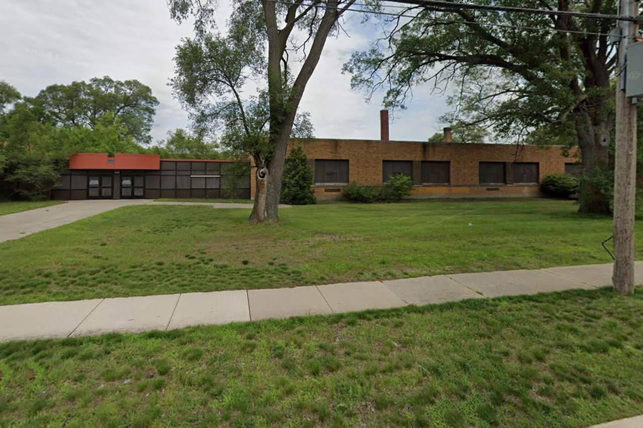 1442 Broadway Avenue - Photo 1