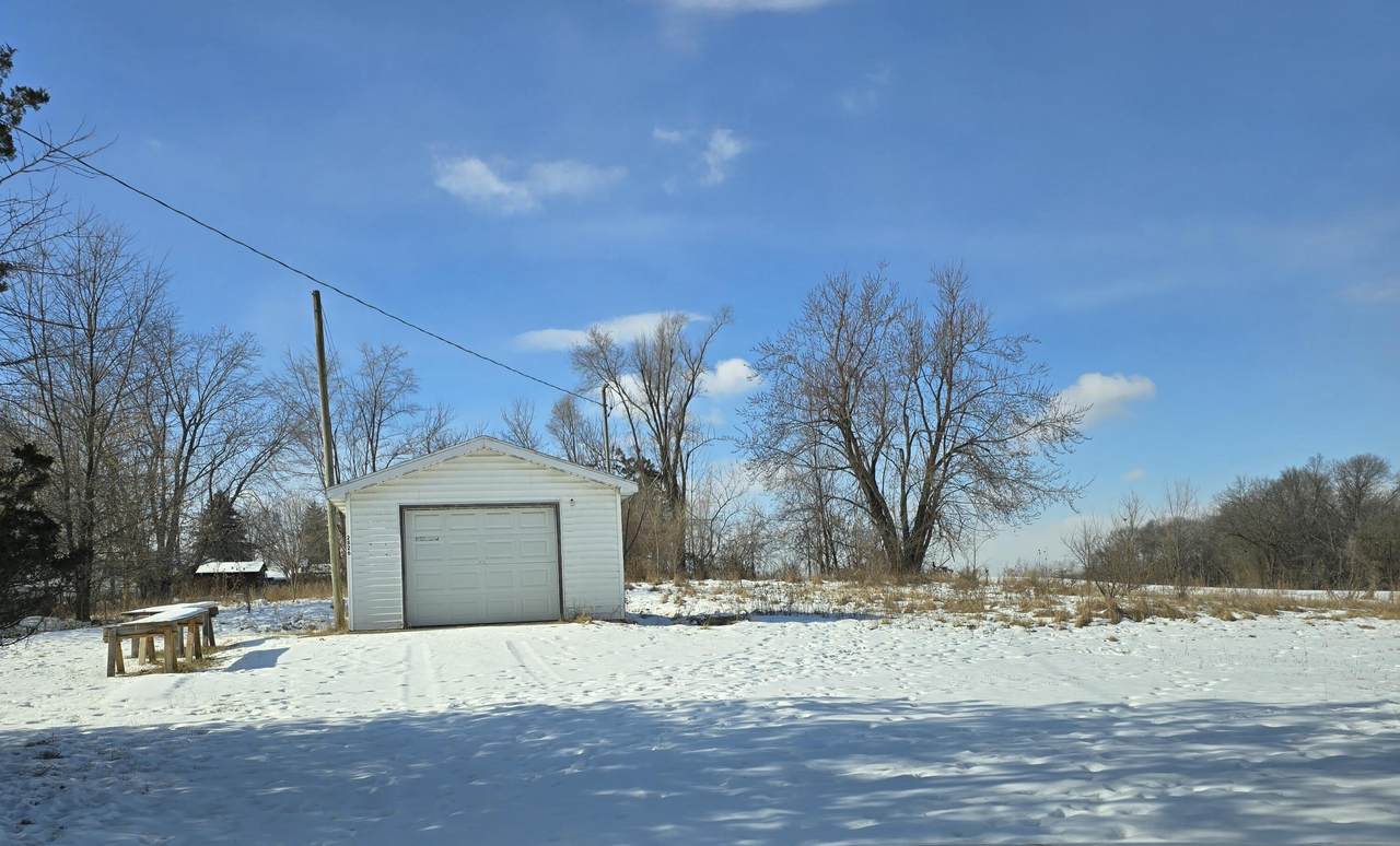 2826 Lake Pleasant Road - Photo 1