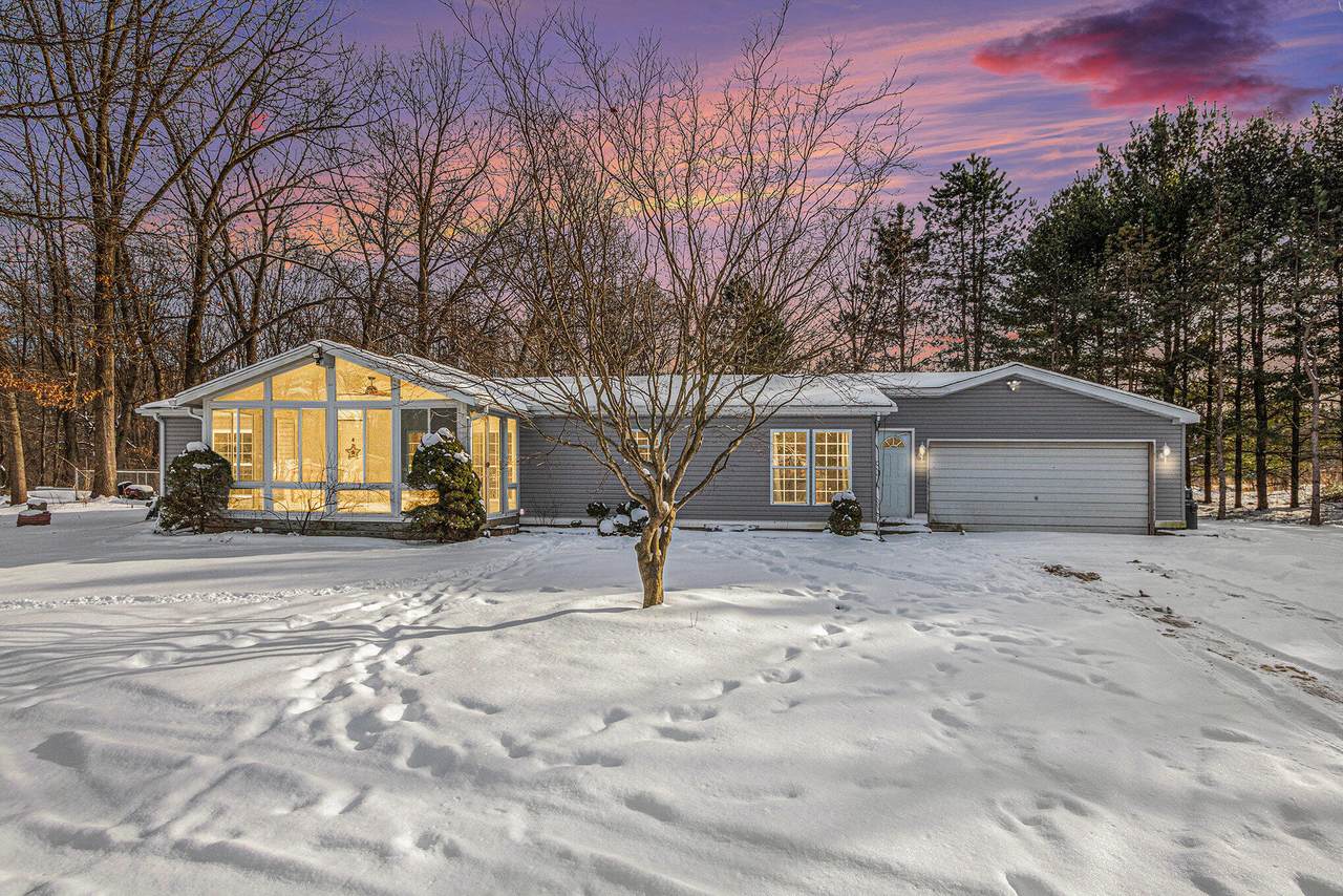 4448 River Road - Photo 1