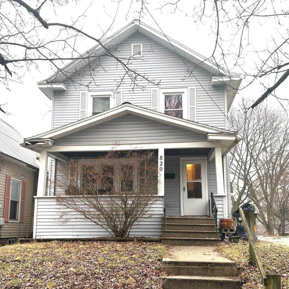 820 Center Street - Photo 1