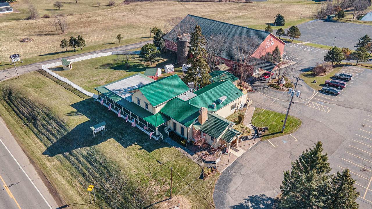 1071 32nd Street - Photo 1