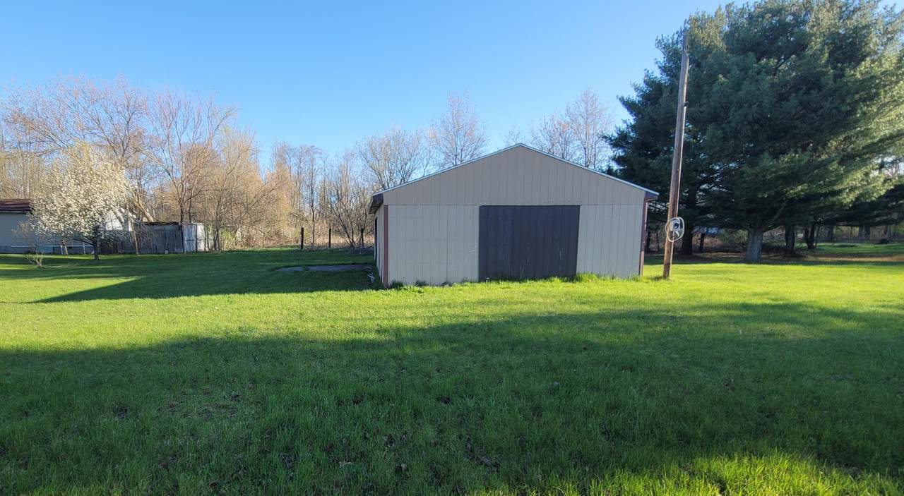 325 Powers Street - Photo 1