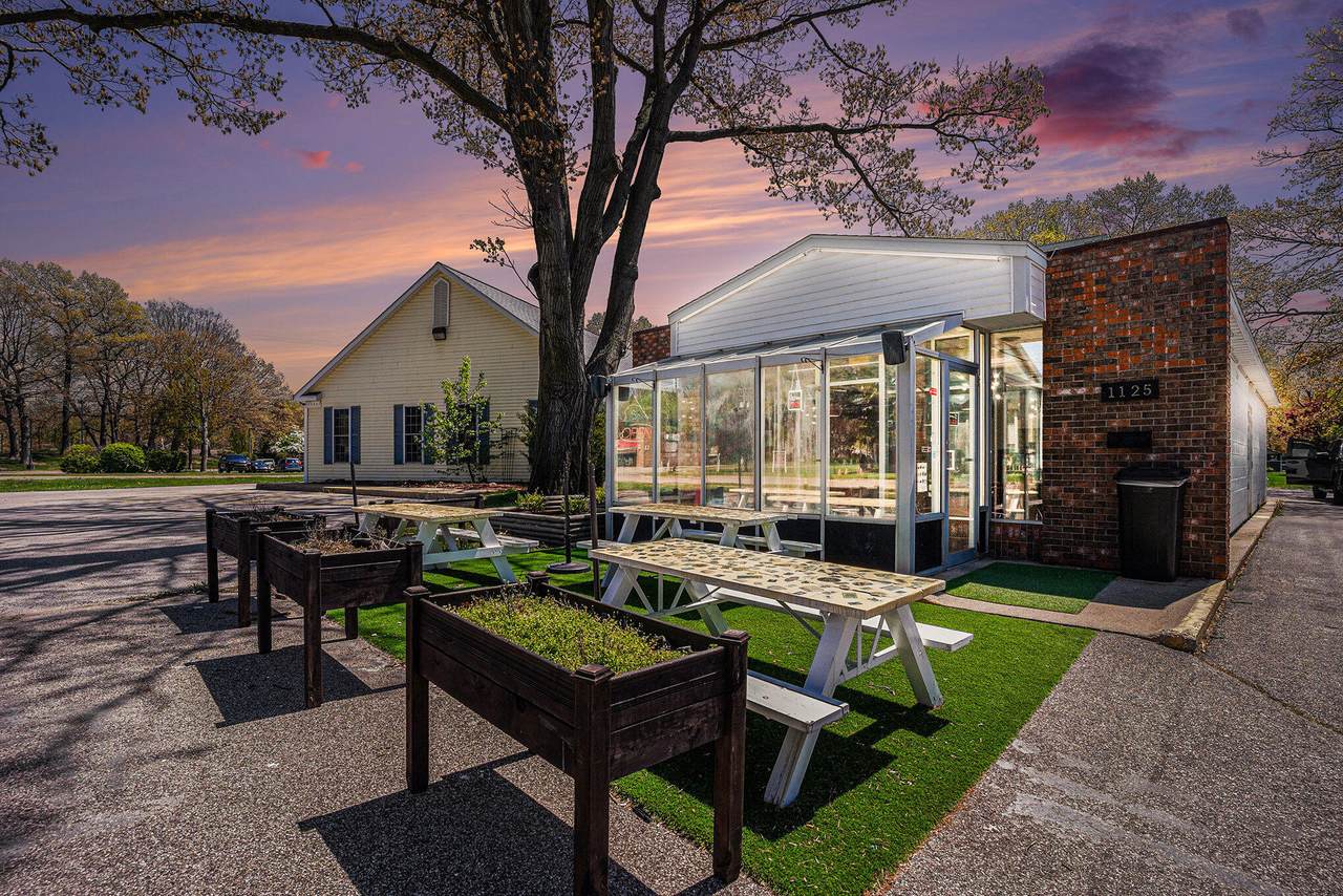 1125 Hackley Avenue - Photo 1