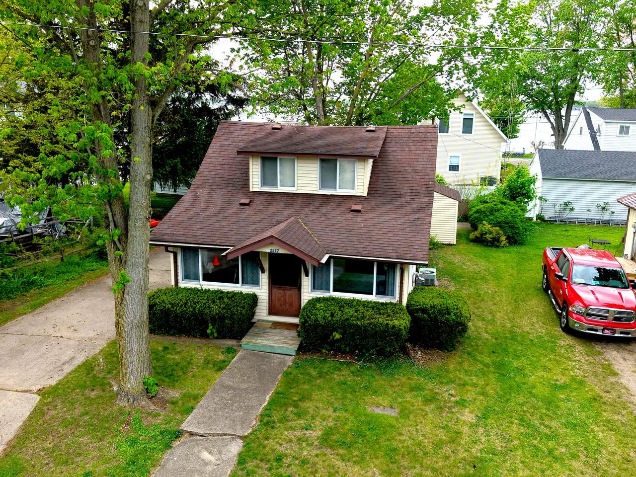 2577 Parkway Drive - Photo 1