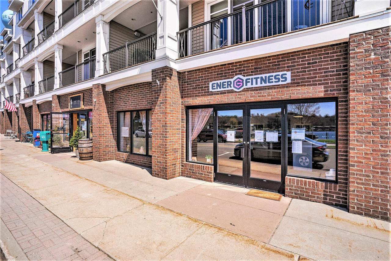 560 Hancock Street - Photo 1