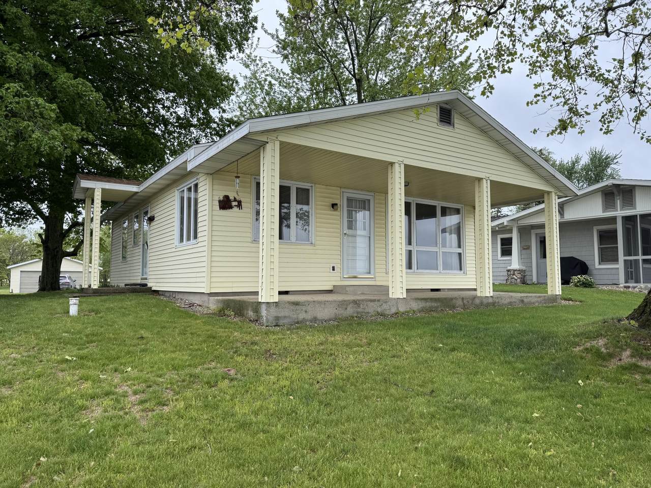 583 Pearl Beach Drive - Photo 1