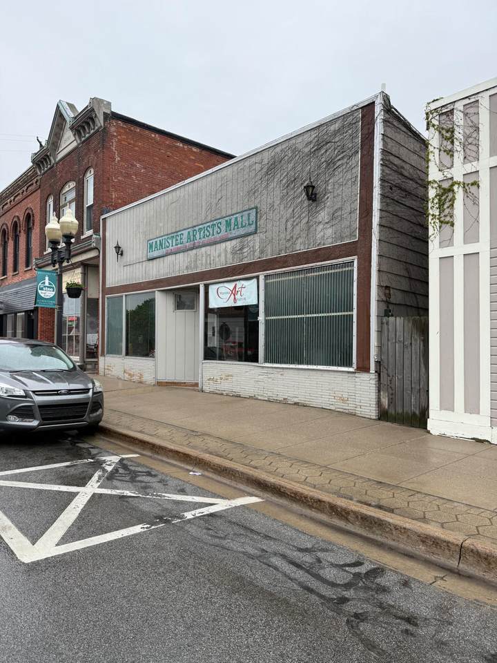 437 River Street - Photo 1