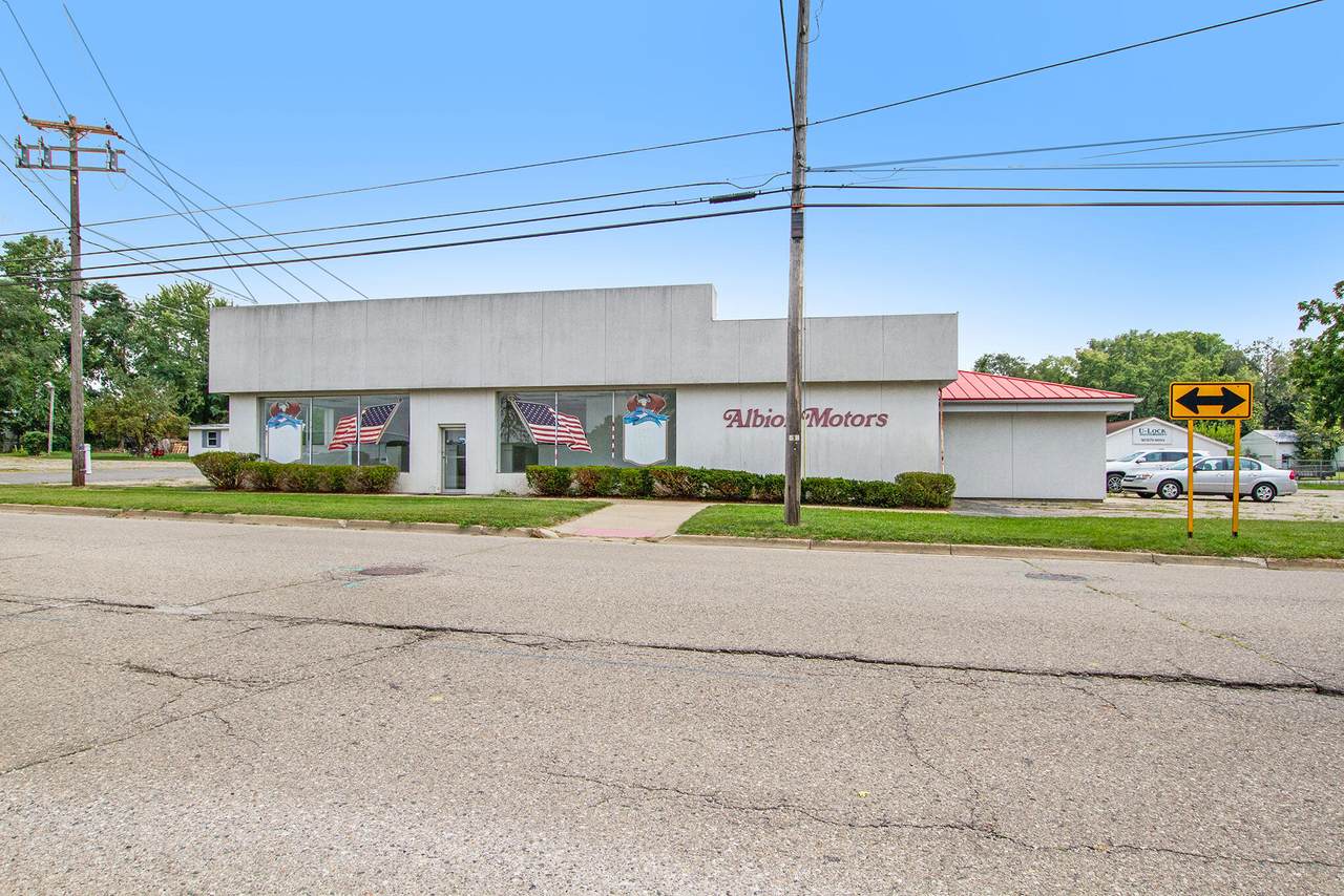 600 Clark Street - Photo 1