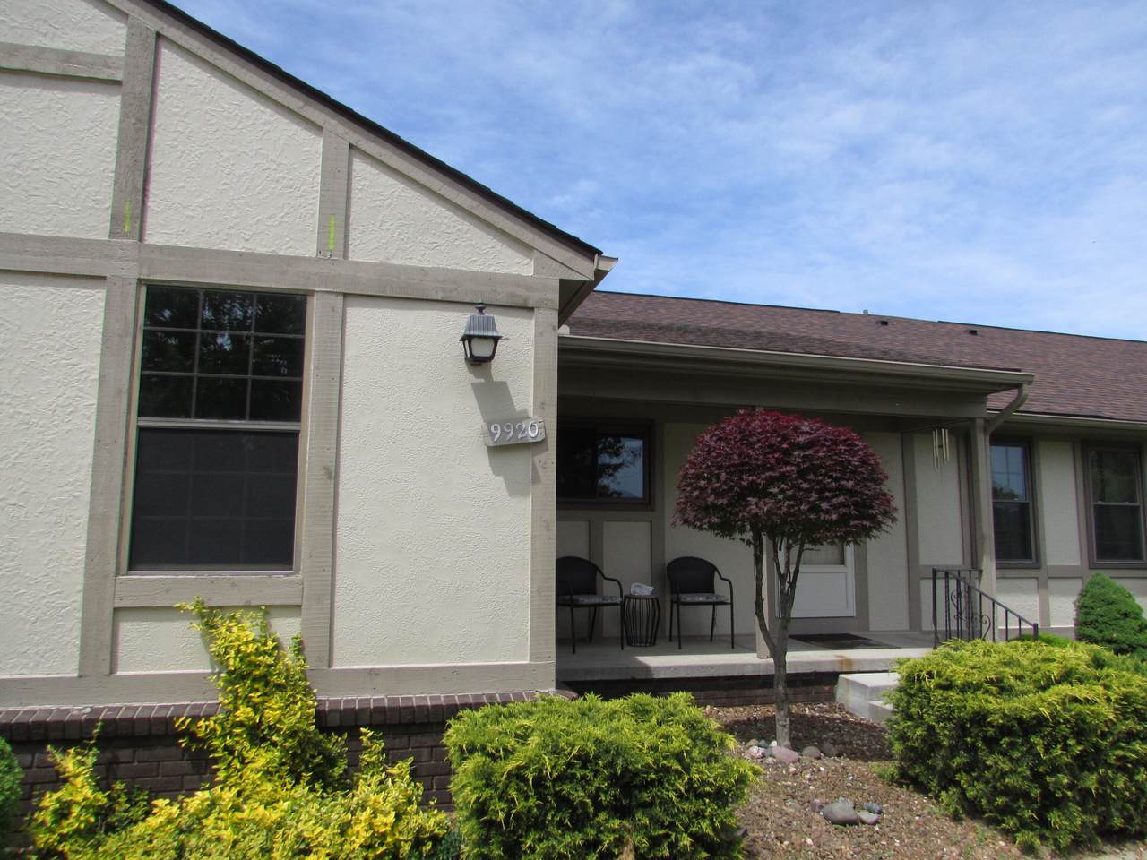 9920 Cambridge Court - Photo 1