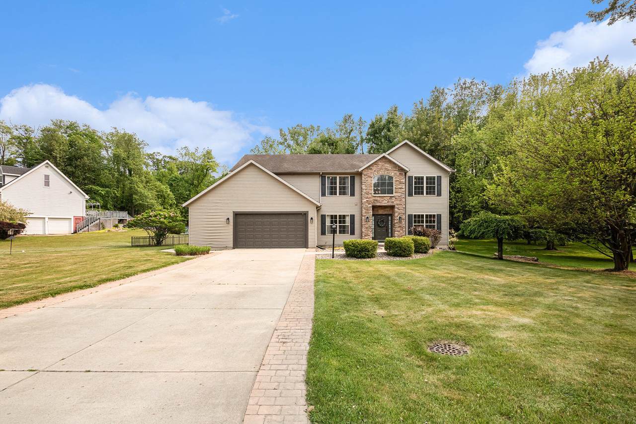 4844 Ontario Drive - Photo 1