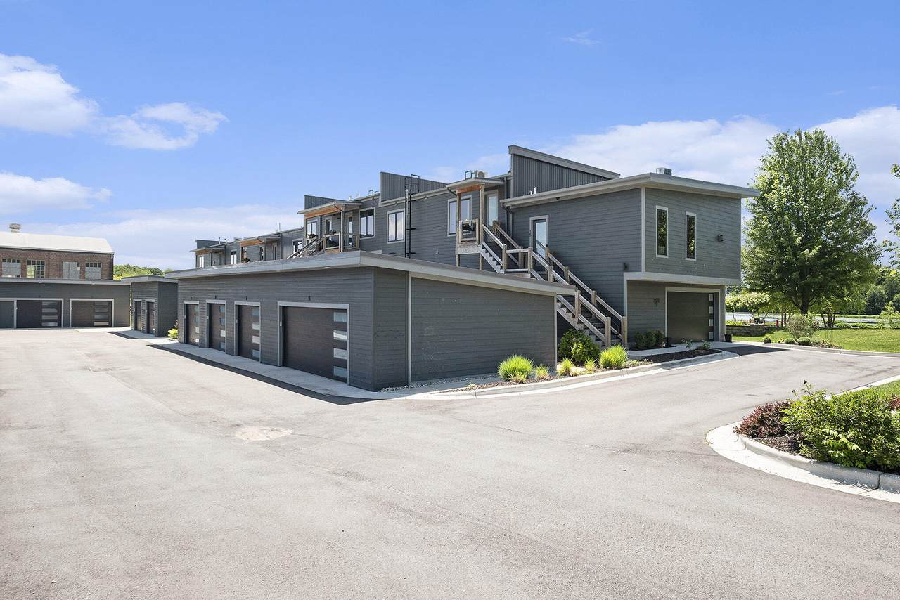 220 King Street - Photo 1