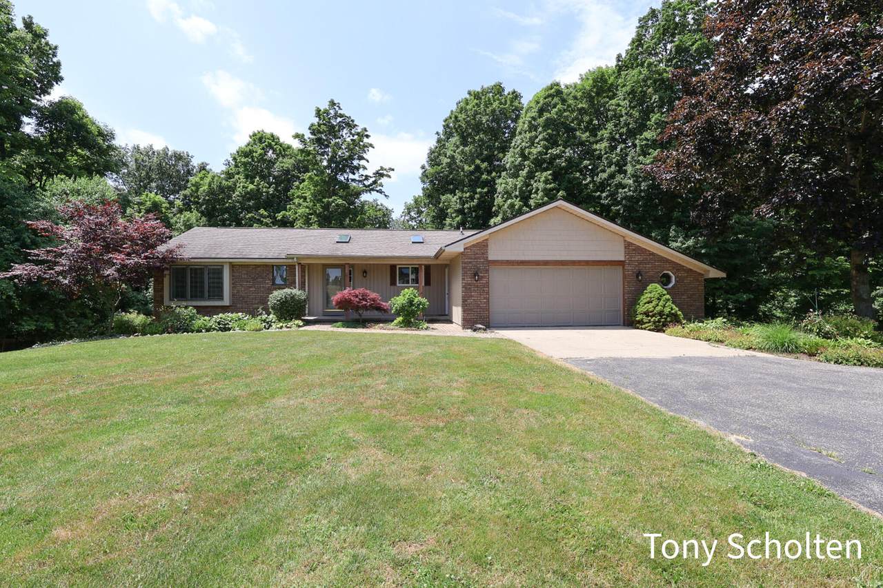 2550 Leonard Street - Photo 1