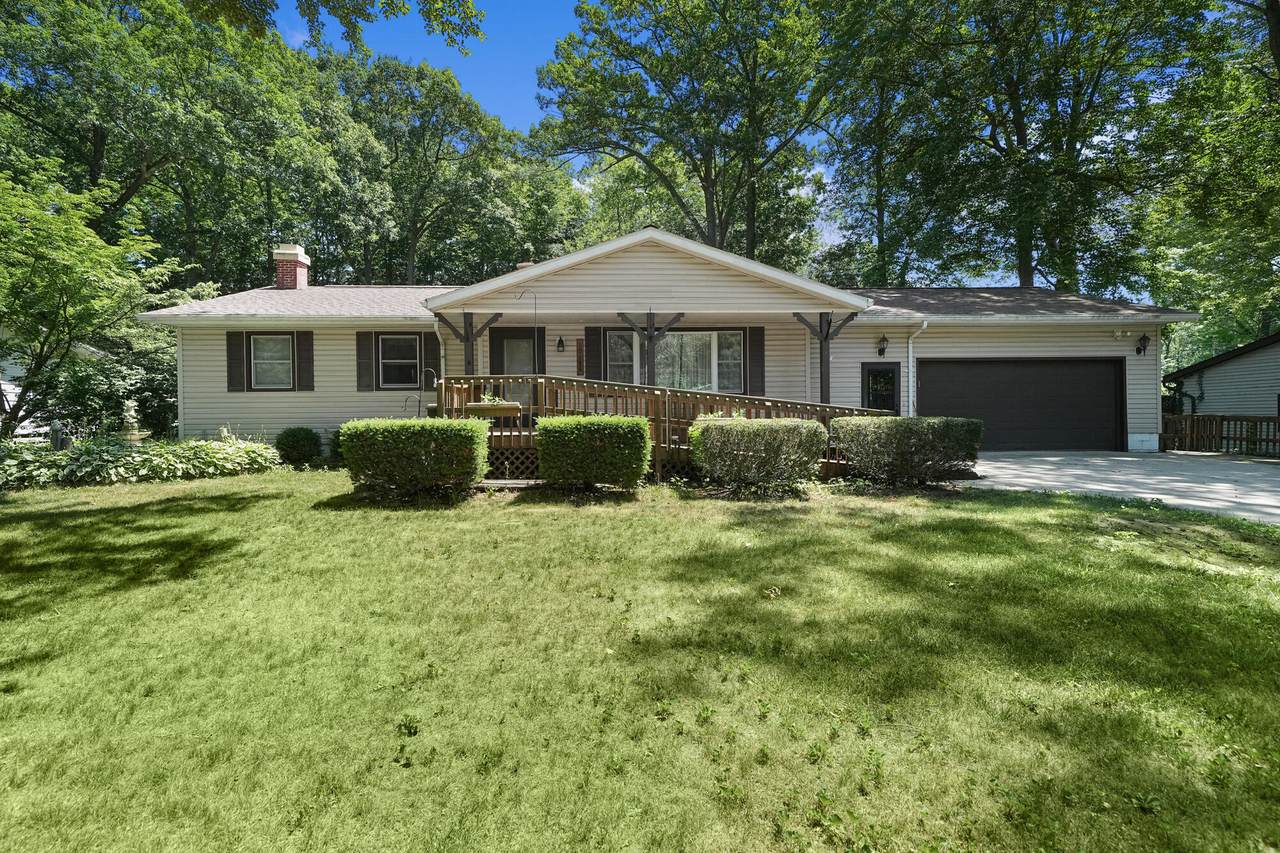 19136 Glendale Circle - Photo 1
