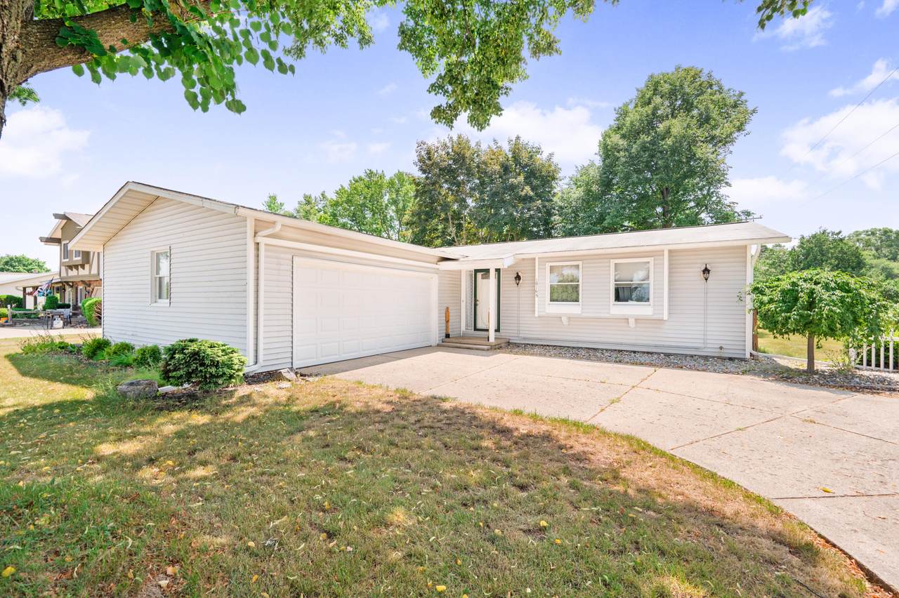 18165 Shamrock Blvd - Photo 1