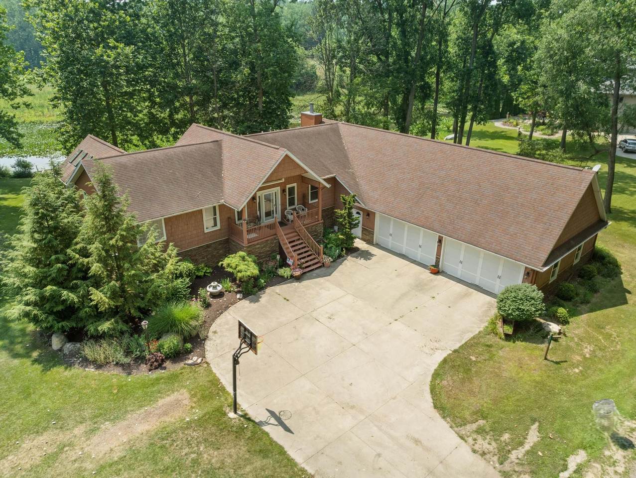 66340 Dolans Avenue - Photo 1