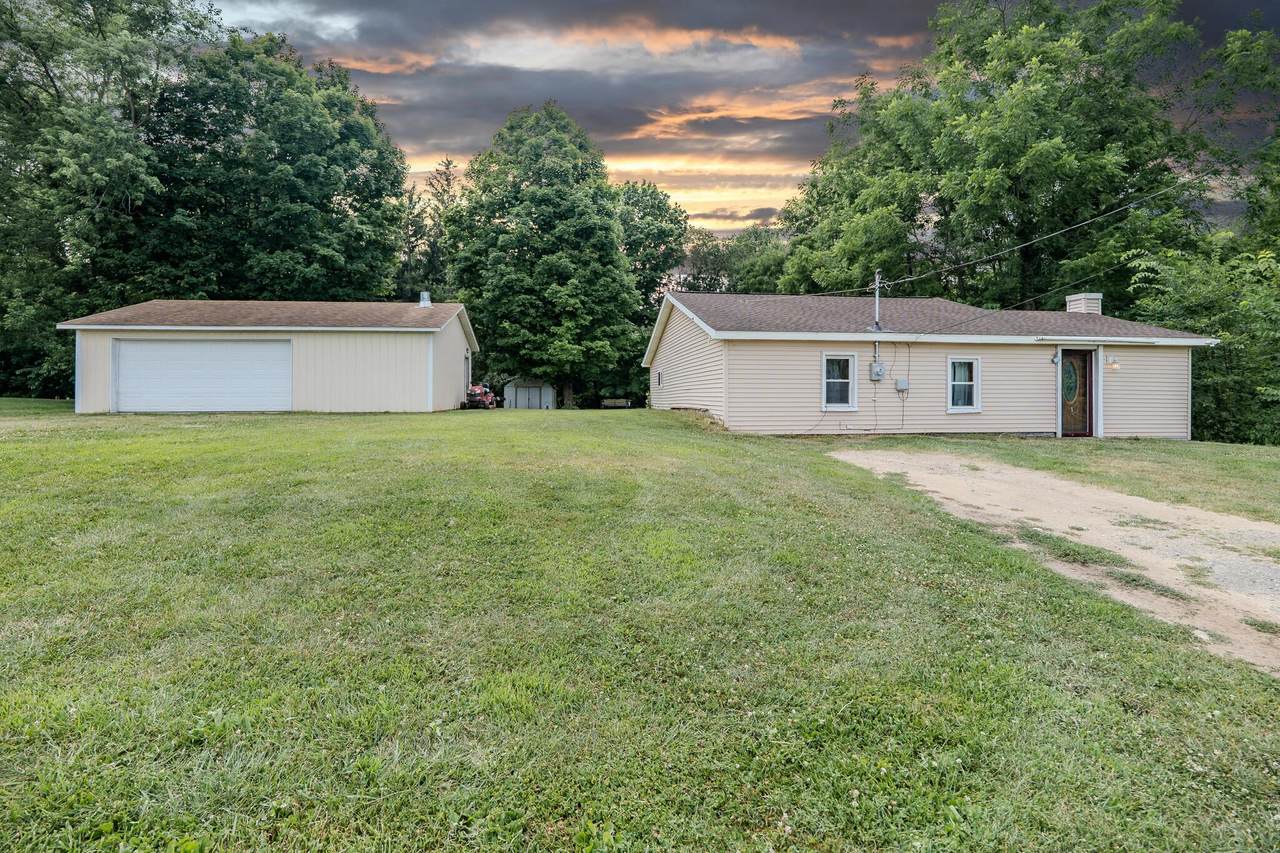 51920 Lawrence Road - Photo 1