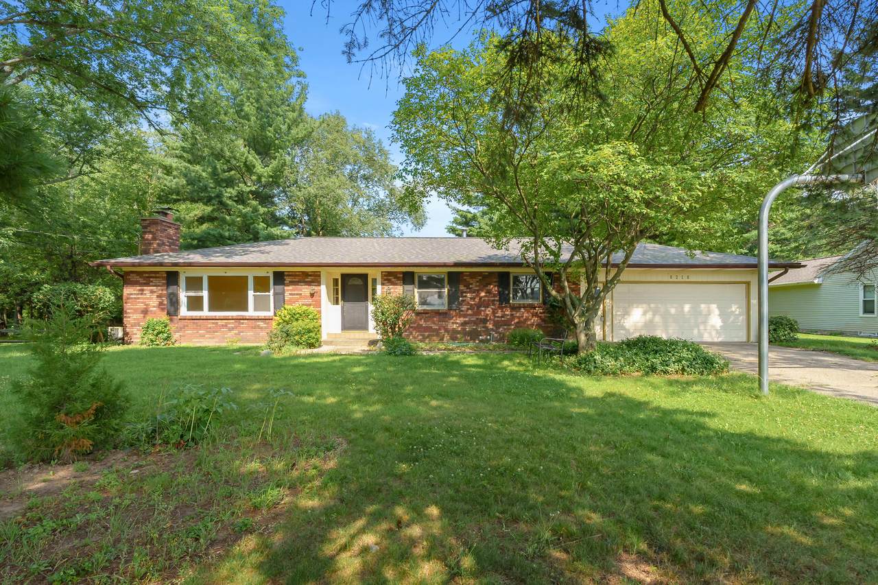 8218 37th Street - Photo 1