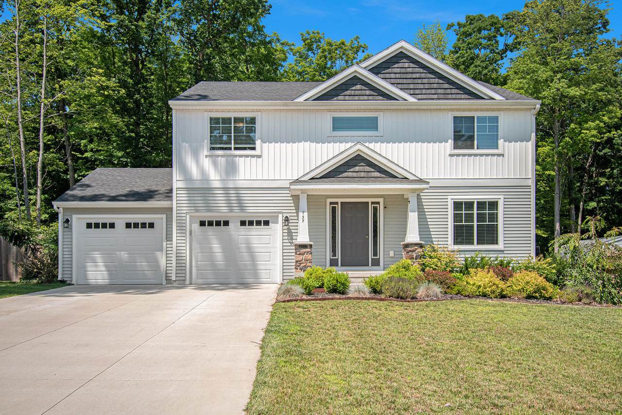 737 North Hills Court - Photo 1