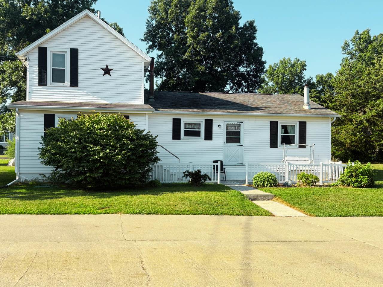 1002 Leet Road - Photo 1