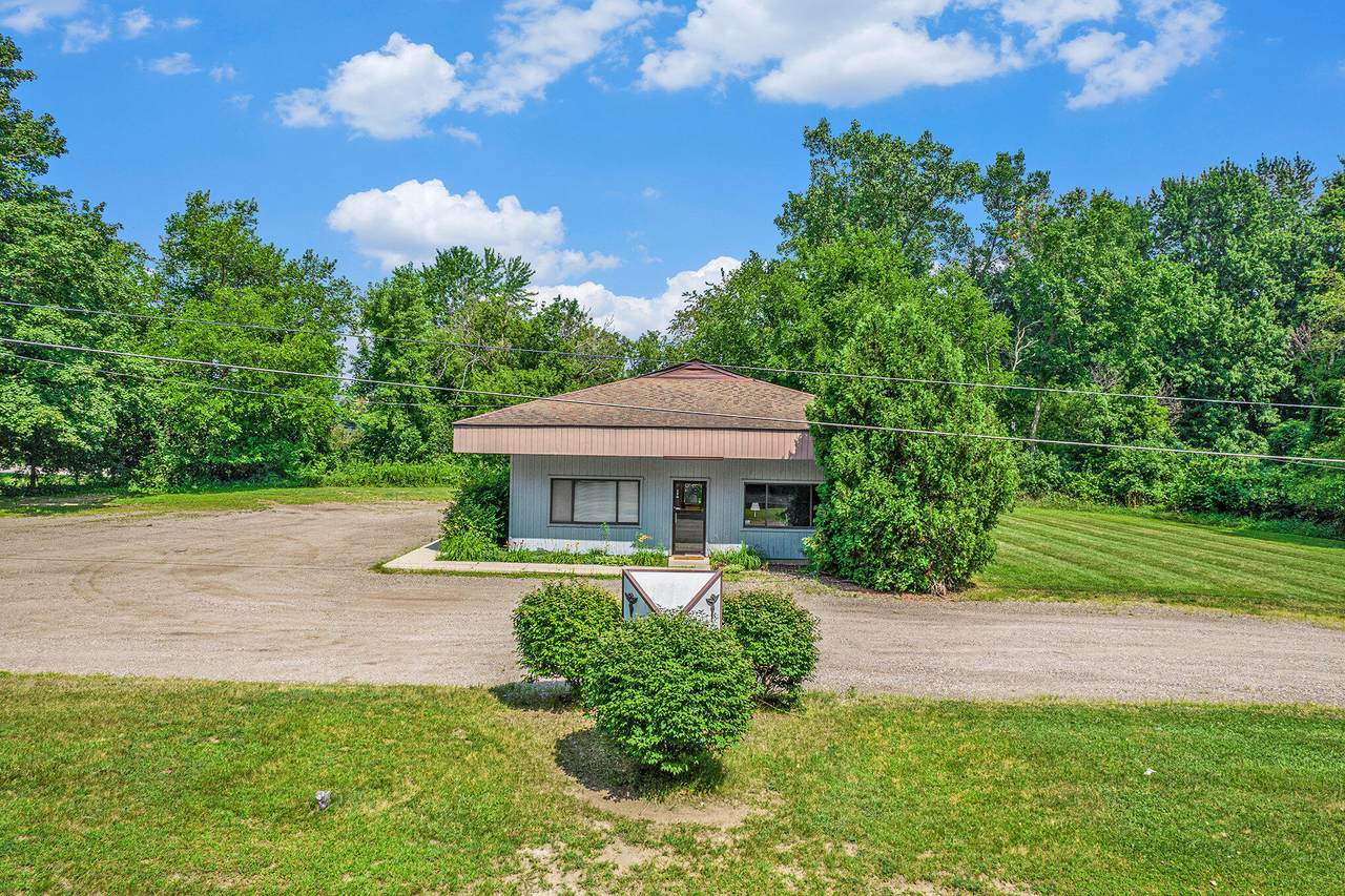 4821 Lansing Avenue - Photo 1