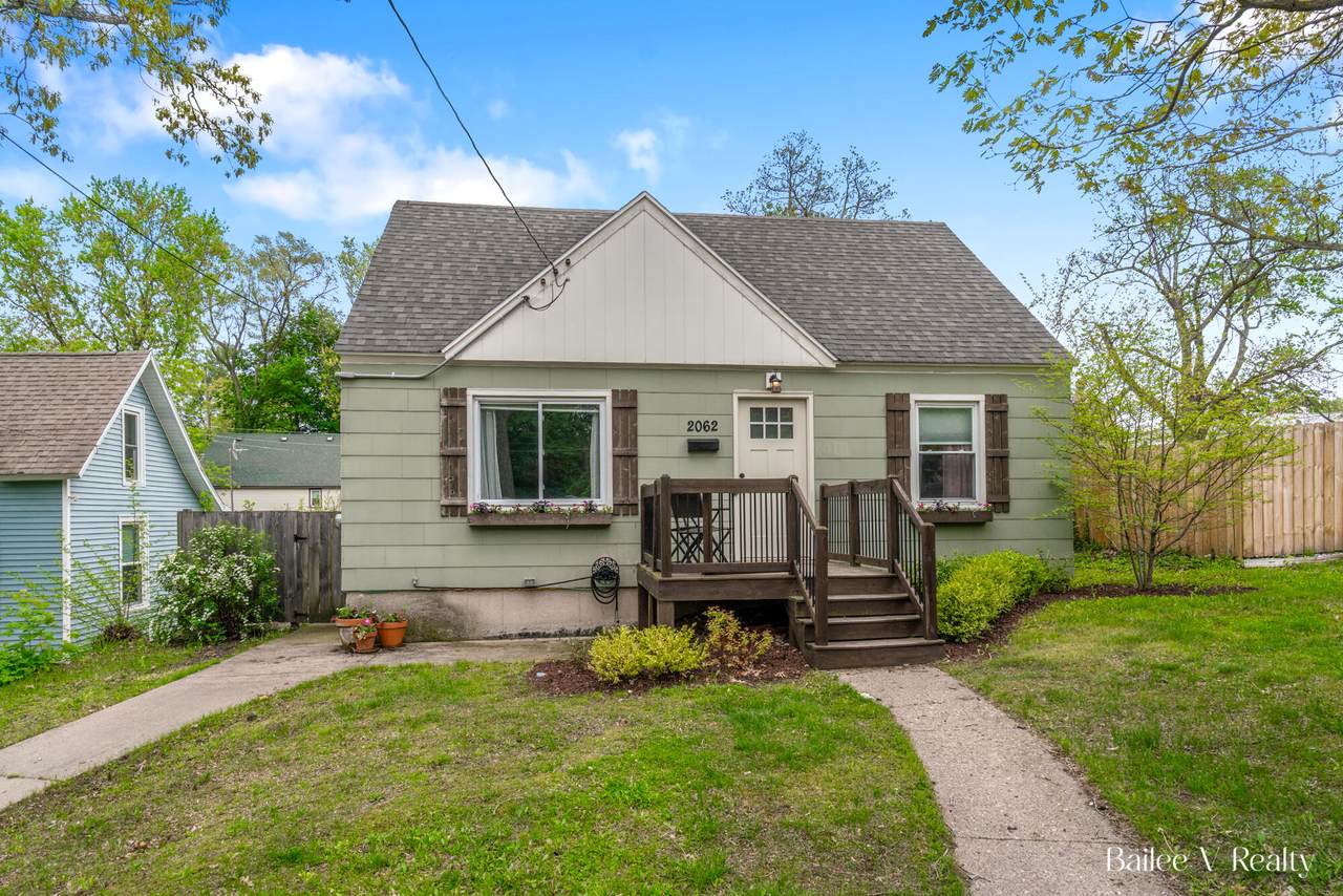 2062 Coit Avenue - Photo 1
