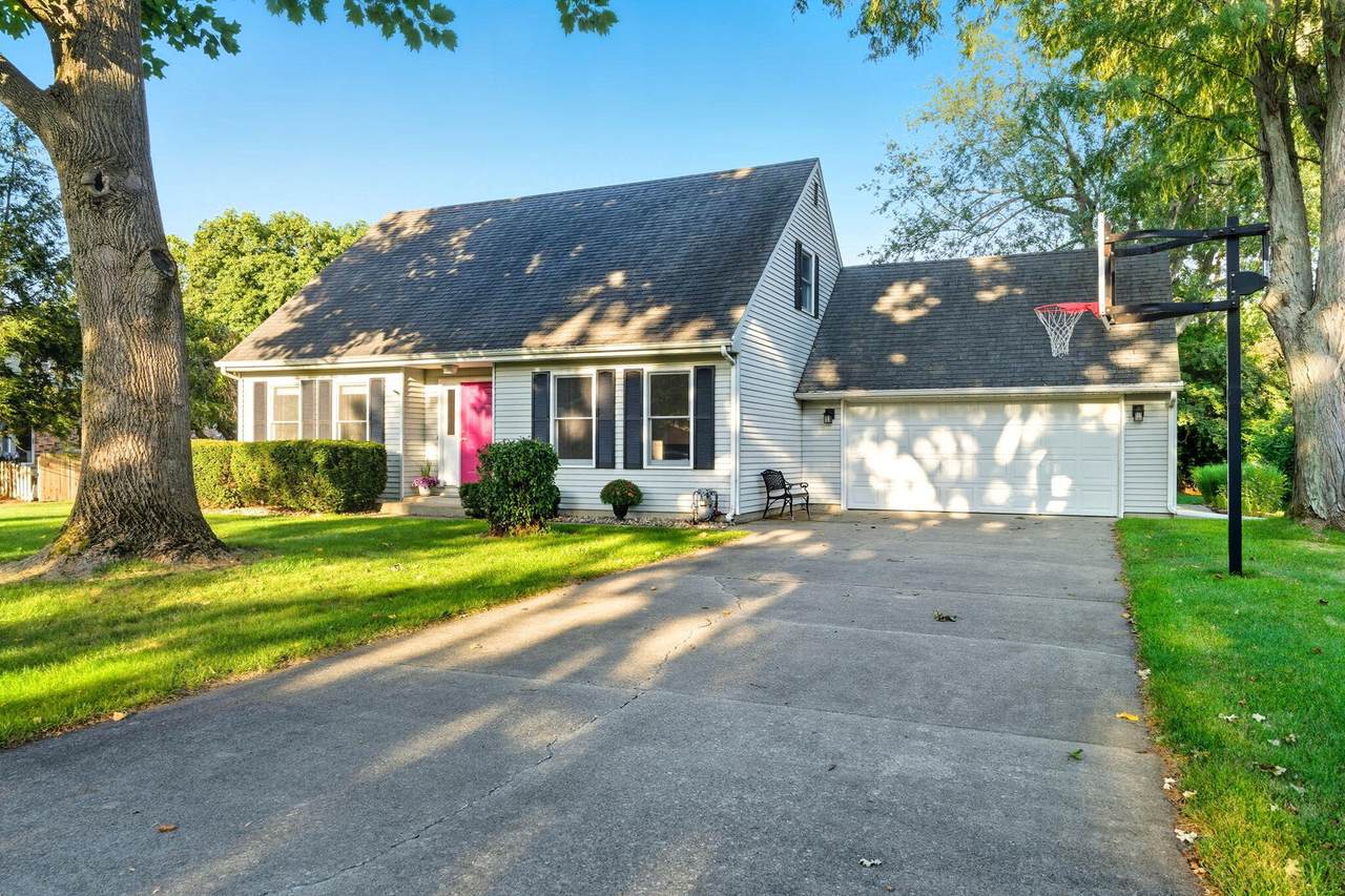 1010 Tomahawk Lane - Photo 1