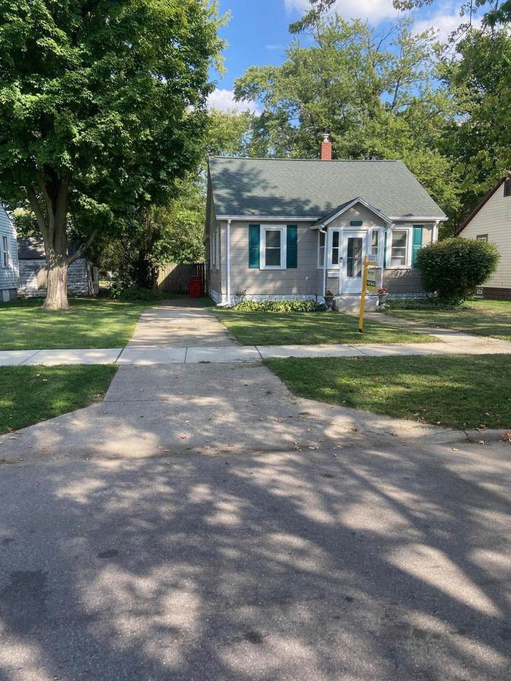 1129 Jennings Avenue - Photo 1